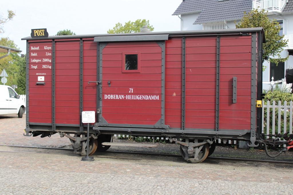 Postwagen der Mecklenburgischen Bäderbahn Molli am 13.09.2020 in Kühlungsborn West