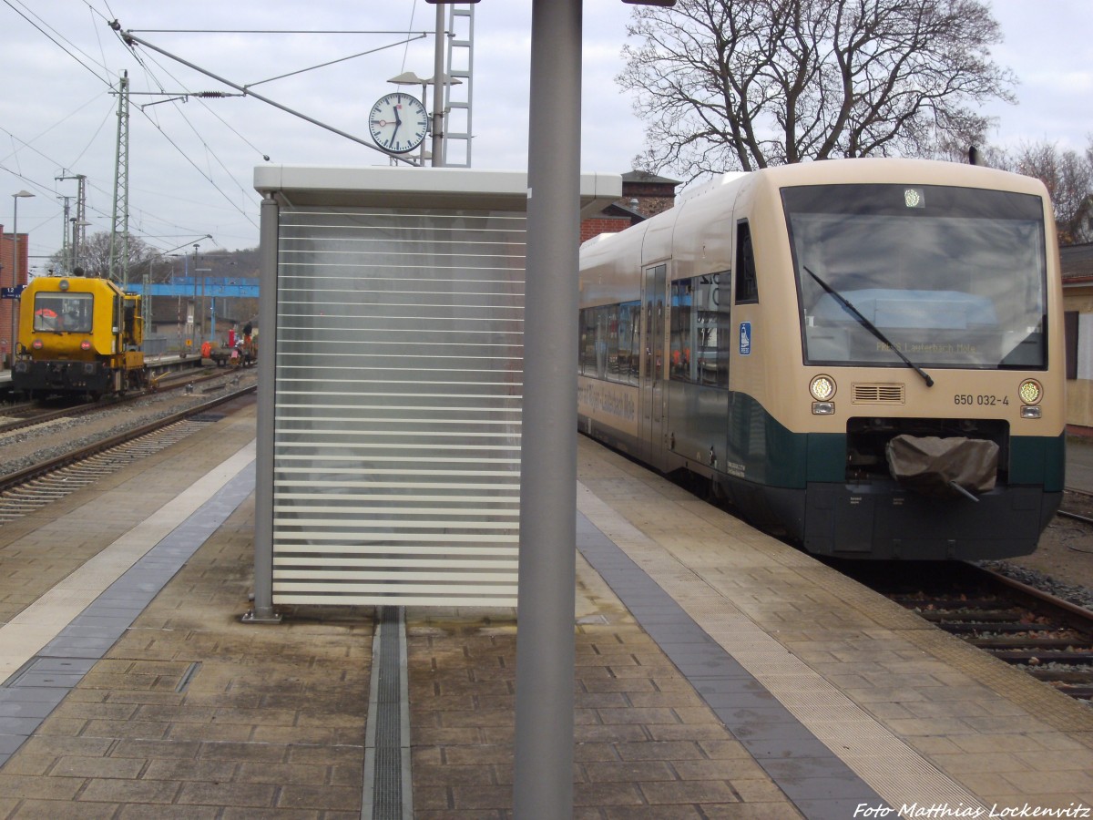 PRESS 650 032-4 & ein GAF im Bahnhof Bergen auf R�gen am 14.11.13