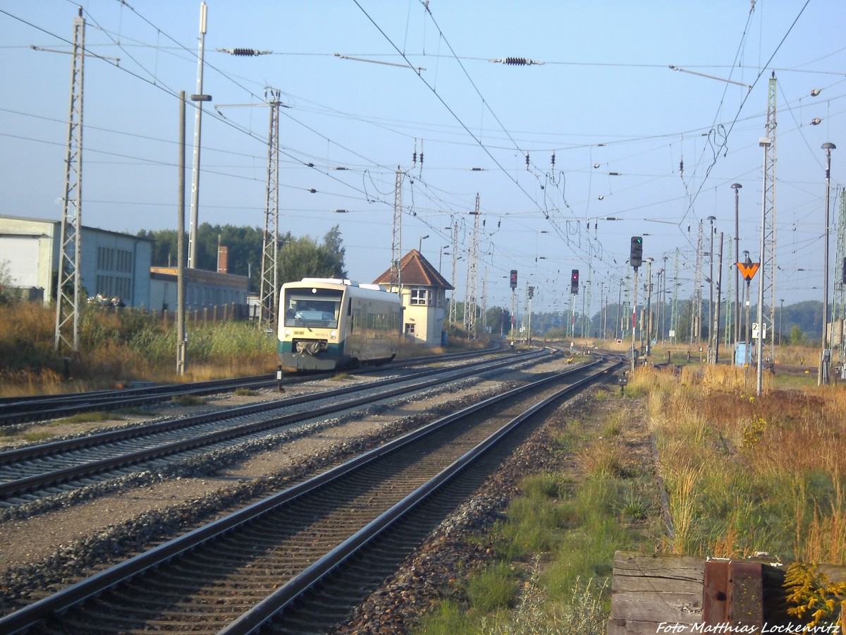 PRESS 650 032-4 als PRE 81254 bei der Einfahrt in den Bahnhof Bergen auf R�gen am 10.9.13