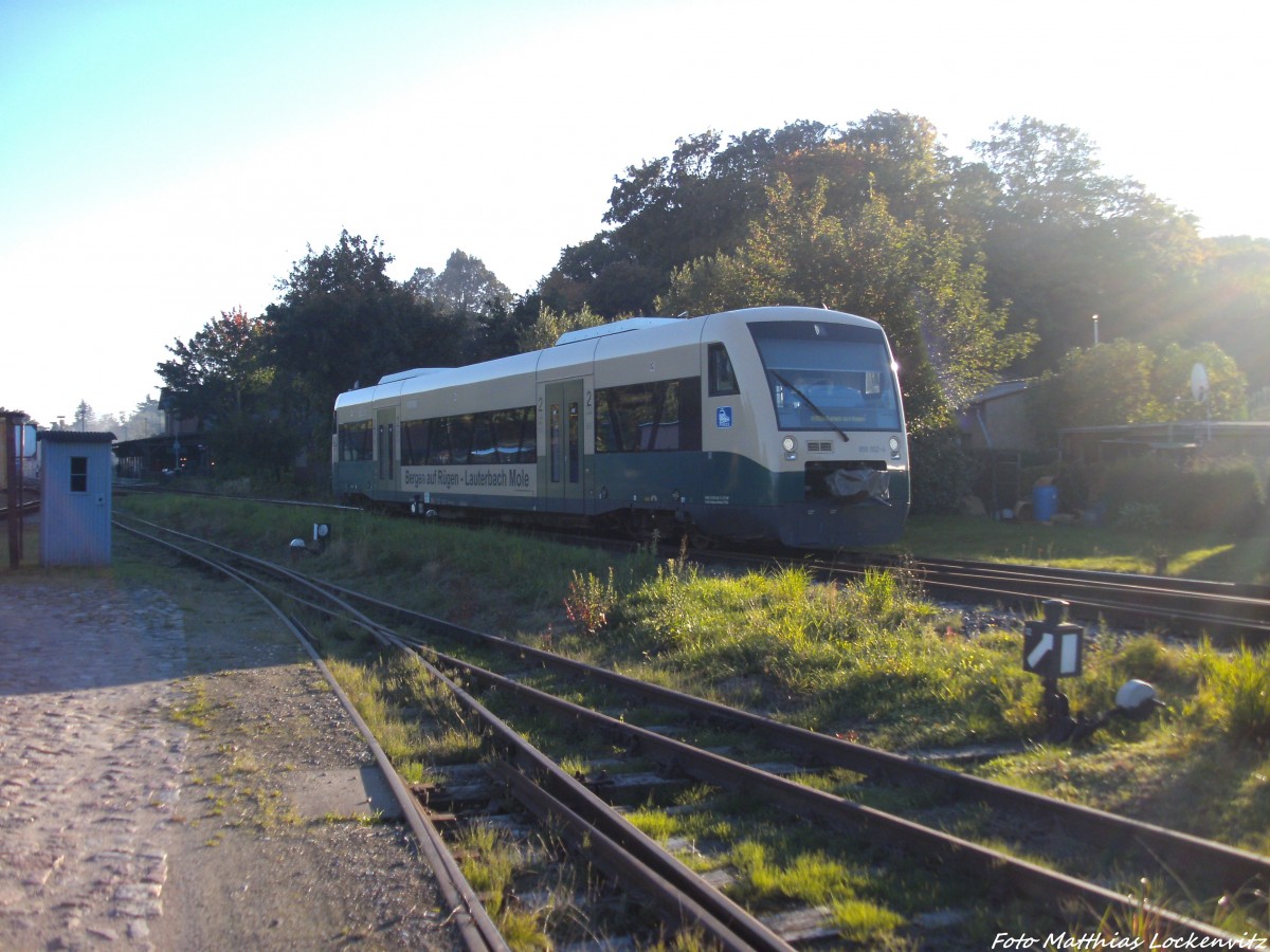 PRESS 650 032-4 als PRE 81272 mit ziel Bergen auf R�gen bei der Ausfahrt aus Putbus am 2.10.13