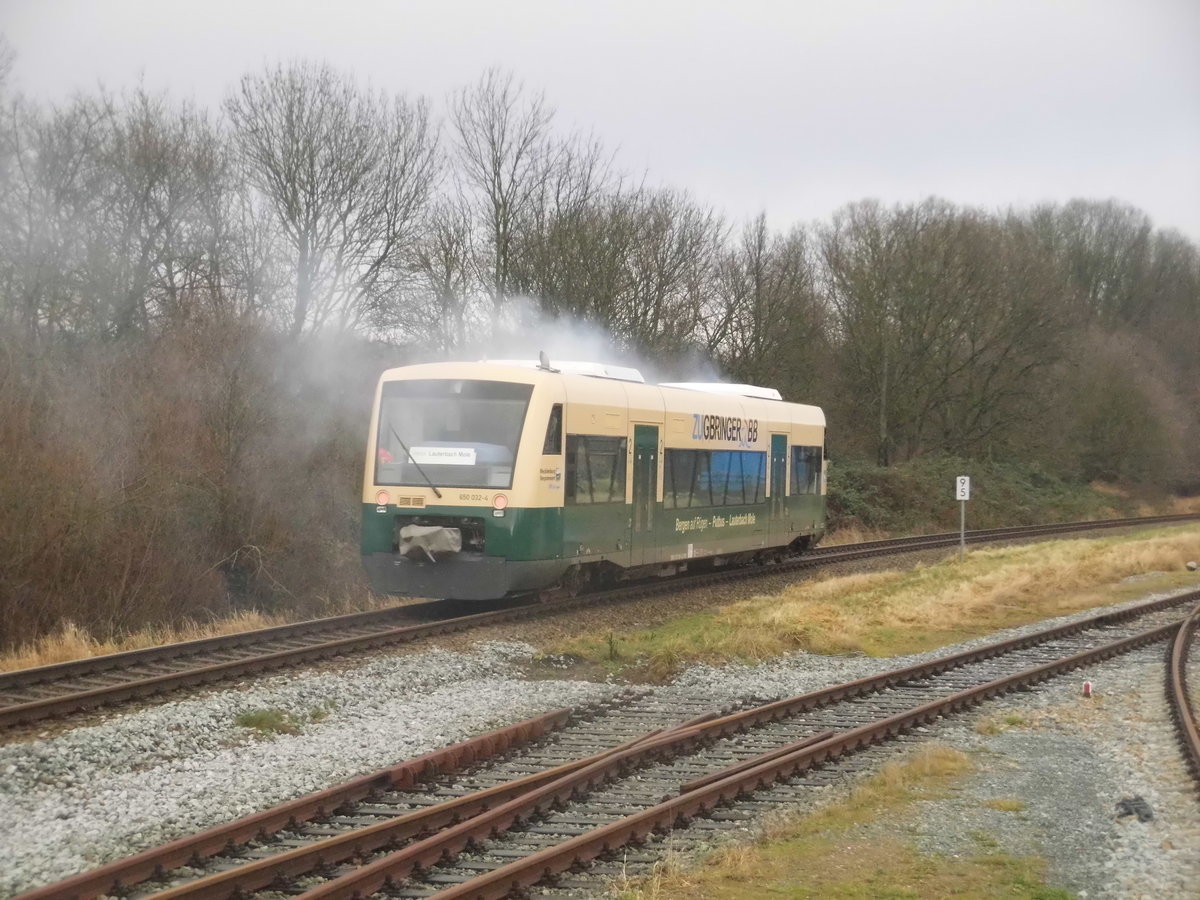PRESS 650 032 verl�sst Putbus in Richtung Bergen auf R�gen am 6.1.18
