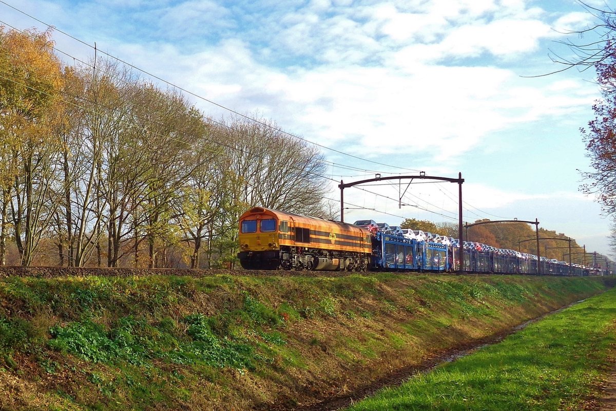 Rail Feeding 561-4 durchfahrt am 23 November 2018 Tilburg Oude Warande. 