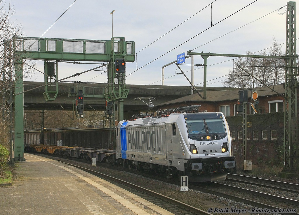 Railpool / Locon 187 009 mit Containerzug am 07.02.2016 in Hamburg-Harburg auf dem Weg nach Hamburg-Waltershof