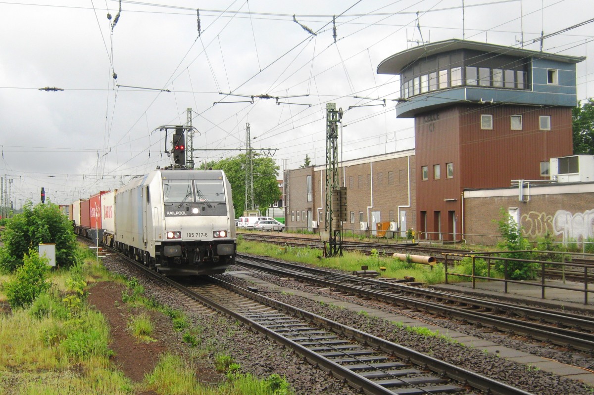 Railpool 185 717 durchfahrt am miesen 31 Mai 2012 Celle. 
