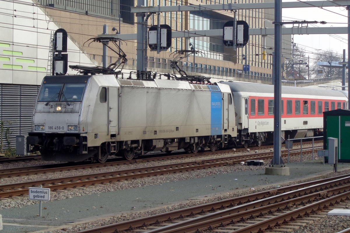 RailPool 186 456 steht am 4 M�rz 2018 in Arnhem Centraal.