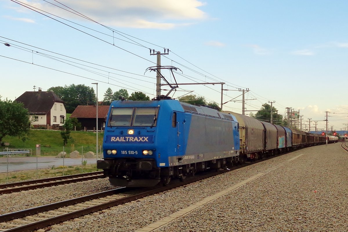 RailTraxx 185 510 durchfahrt am 9 Mai 2018 Sch�rding.