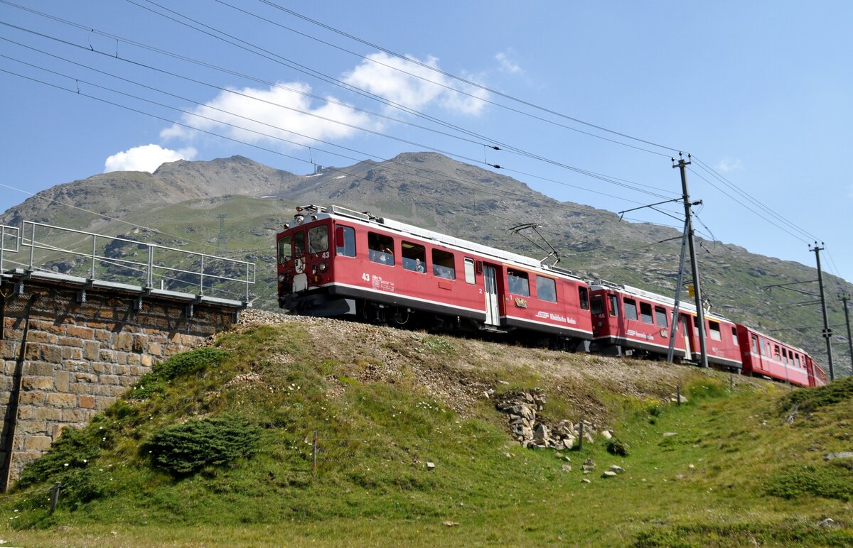 RhB ABe 4/4 Nr.43 und 46 in Lagalp auf dem Bernina Plateau am 20.08.2009.