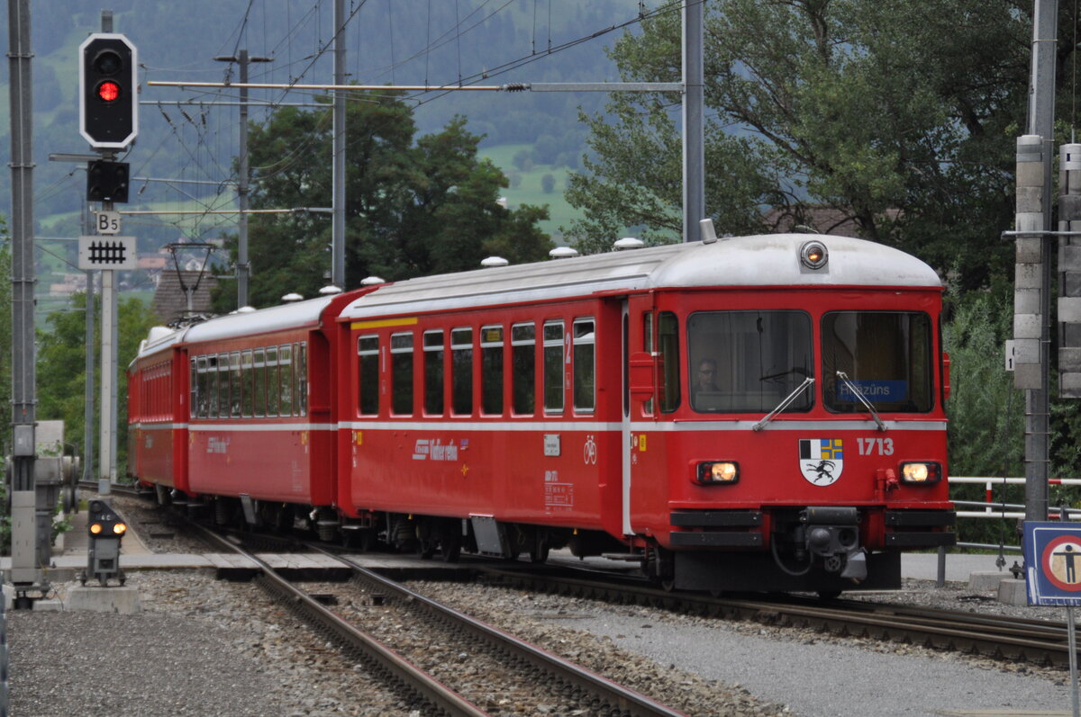 RhB Be 4/4 Nr.514 und Steuerwagen 1713 in Landquart am 29.08.2009.