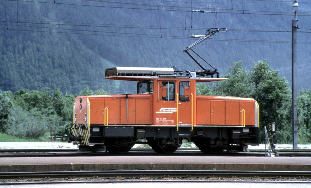 RhB Ge 3/3 Nr.214 in Samadan im August 1989.