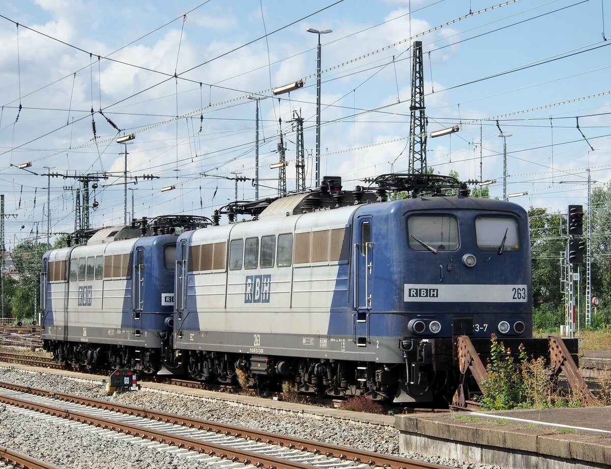 RHB Logistics 151 123-7 und eine weitere 151 in Heilbronn am 09.09.2015.