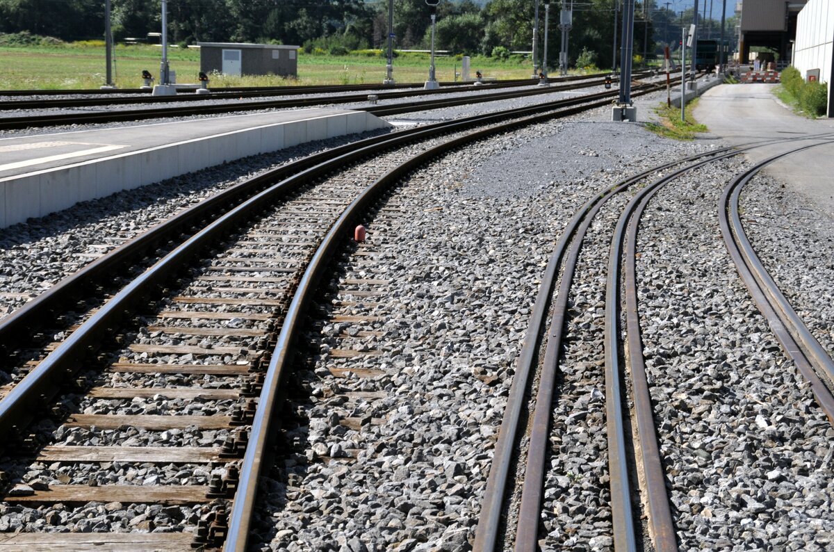RhB und SBB Dreischienengleis für 1435 und 1000 mm Spurweite in Zizers am 15.08.2009.