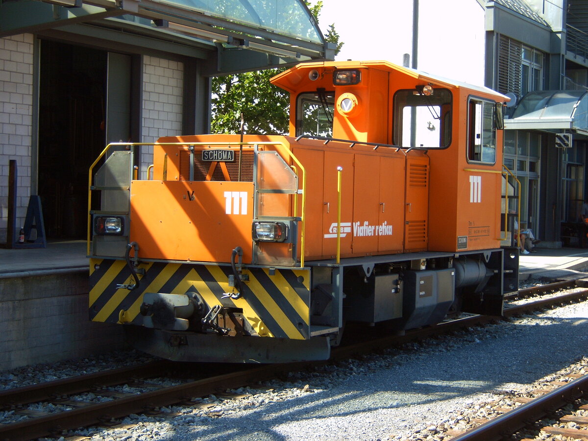 RhB Tm 2/2 Nr.111 von Schöma in Thusis am 30.08.2005.