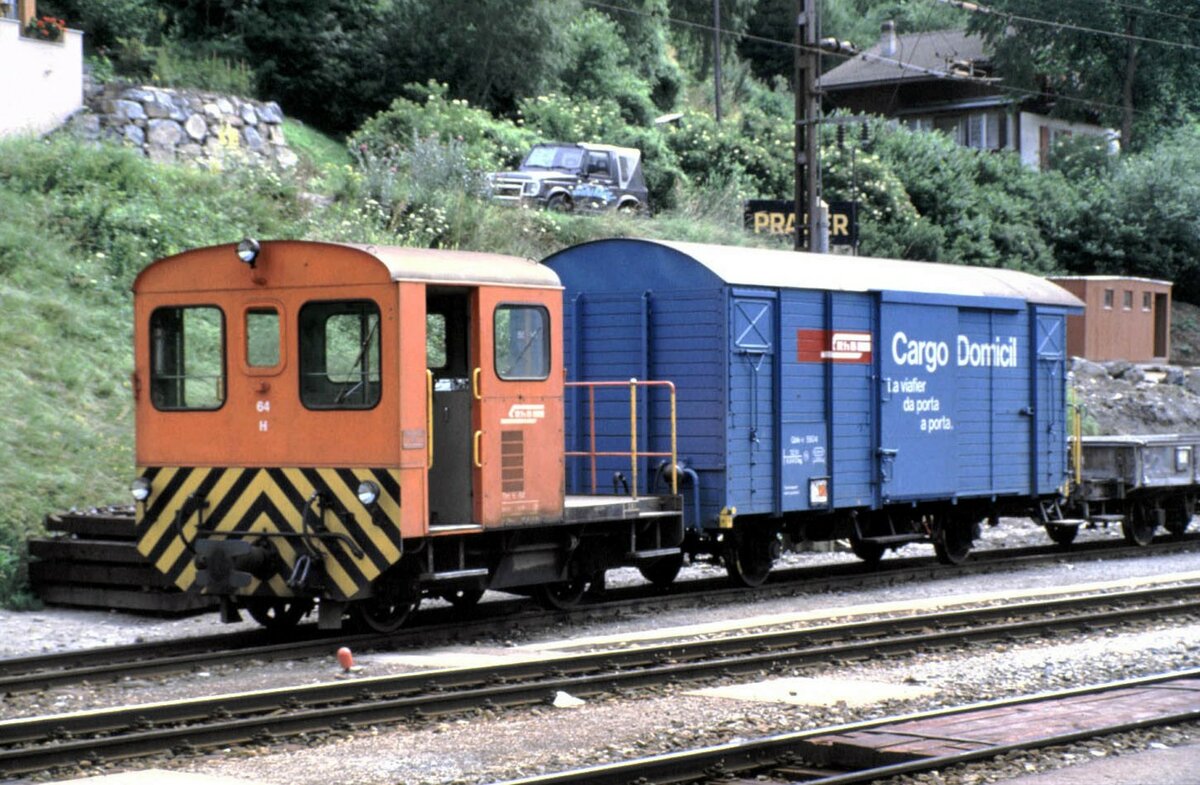 RhB Tm 2/2 Nr.64 in Tiefencastel im August 1989.