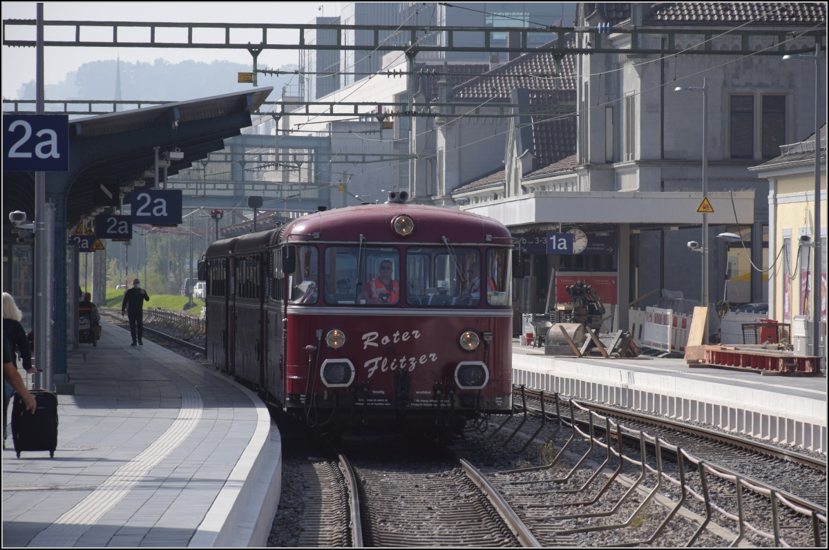 Roter Flitzer in Konstanz.

Rückfahrt nach Singen zur Tränke. September 2021.