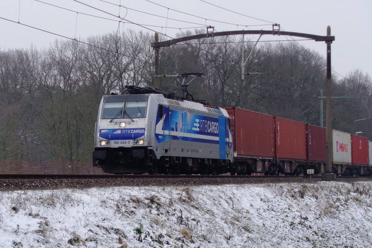 RTB 186 426 wirbt f�r Rotterdam und passiert am 24 J�nner 2019 Tilburg Oude Warande.