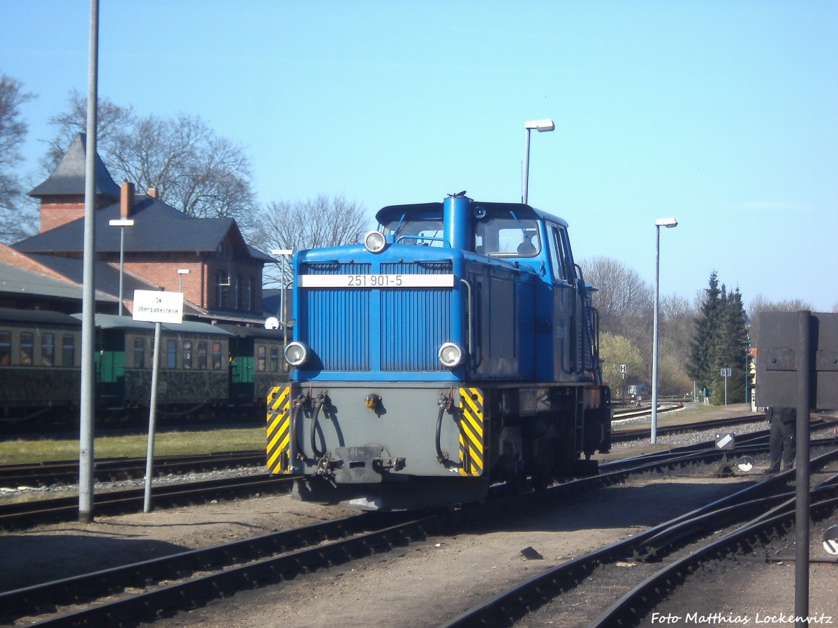 R�BB 251 901 bei rangierarbeiten im Kleinbahn BW Putbus am 20.3.14