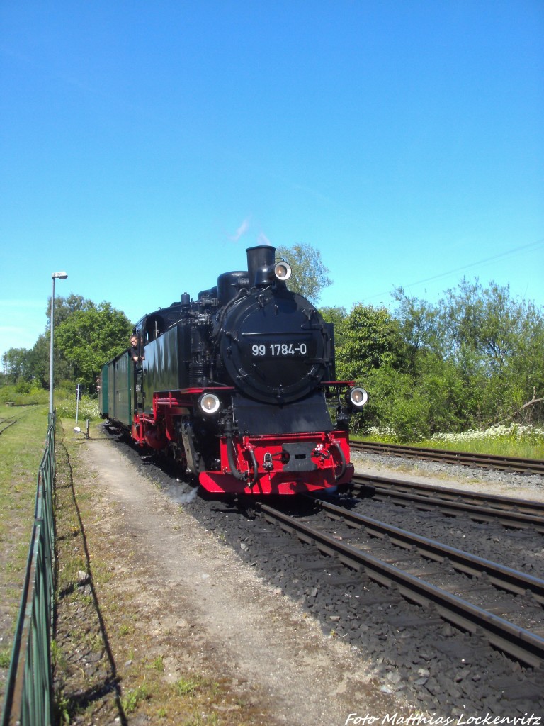 R�BB 99 1781 bei der Einfahrt in den Bahnhof Putbus am 15.6.14