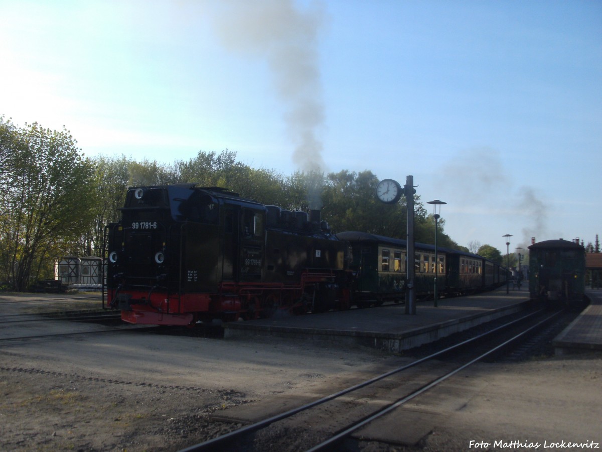 R�BB 99 1781 mit Ziel Ostseebad G�hren im Bahnhof Putbus am 30.4.14