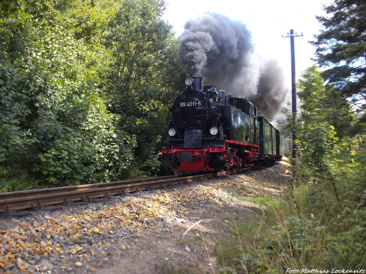 R�BB 99 4011 mit dem P104 zwischen Sellin & Garftitz am 15.8.13