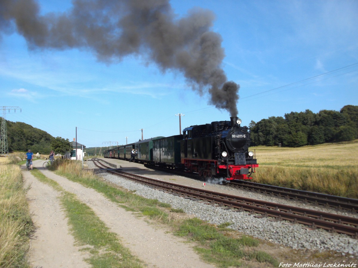 R�BB 99 4011 mit dem P108 beim Verlassen des Hp. Seelvitz am 15.8.13