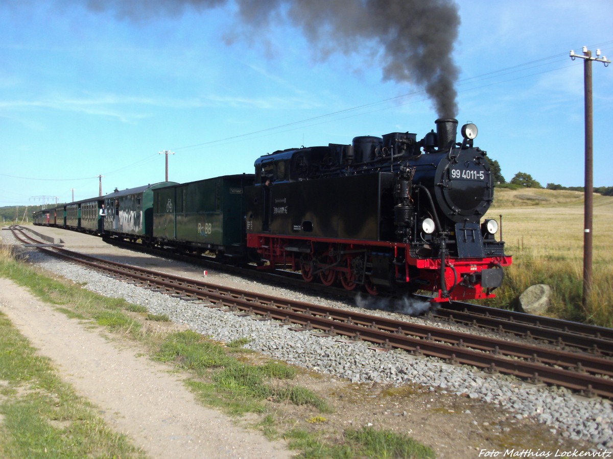 R�BB 99 4011 mit dem P108 beim Verlassen des Hp. Seelvitz am 15.8.13