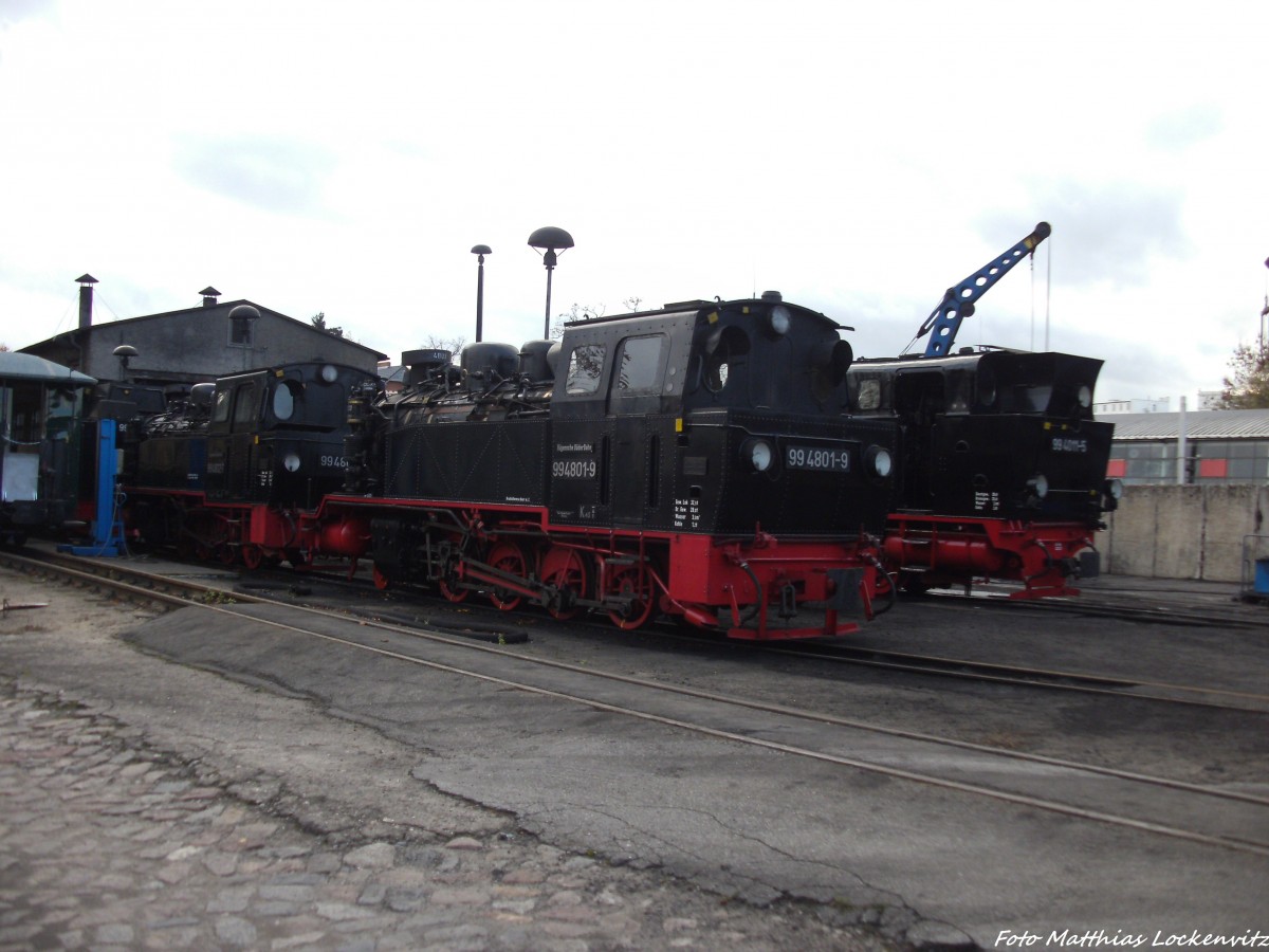 R�BB 99 4801 & 99 4802 abgestellt im Kleinbahn BW Putbus  & R�BB 99 4011 bei ihrer Betriebspause im Kleinbahn BW Putbus am 29.10.13