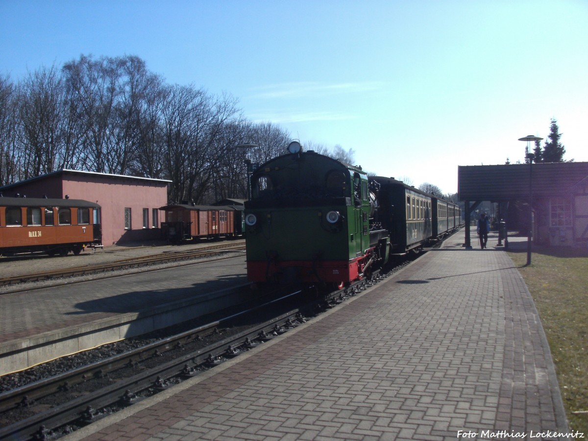 R�BB Mh 52 mit Ziel Ostseebad G�hren im Bahnhof Putbus am 20.3.14