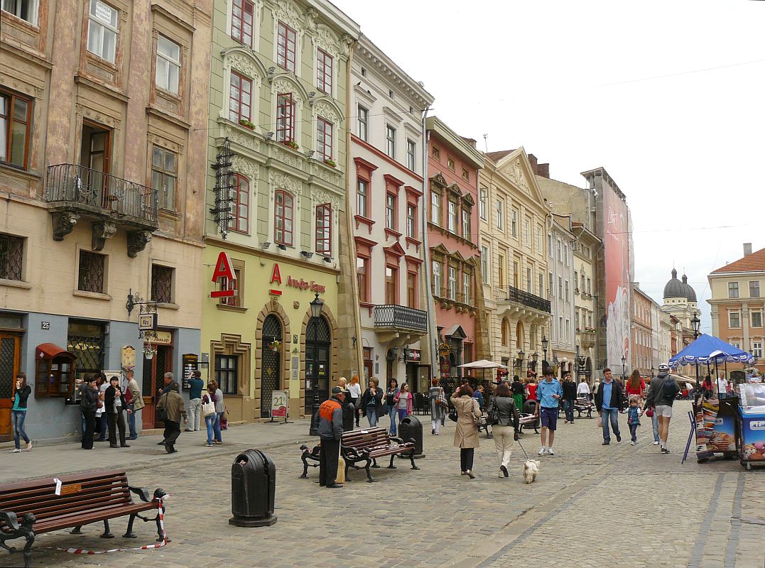 Rynokplatz, Lviv 30-05-2012.

Rynokplein, Lviv 30-05-2012.