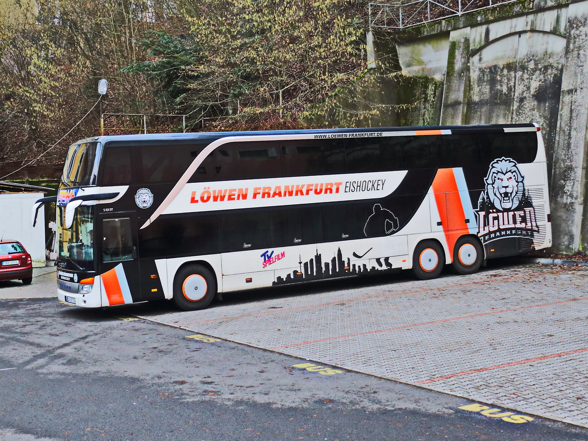 S 431 DT mit Beschriftung L�wen Frankfurt Eishockey steht am 21. Februar 2020 in Marienbad. 