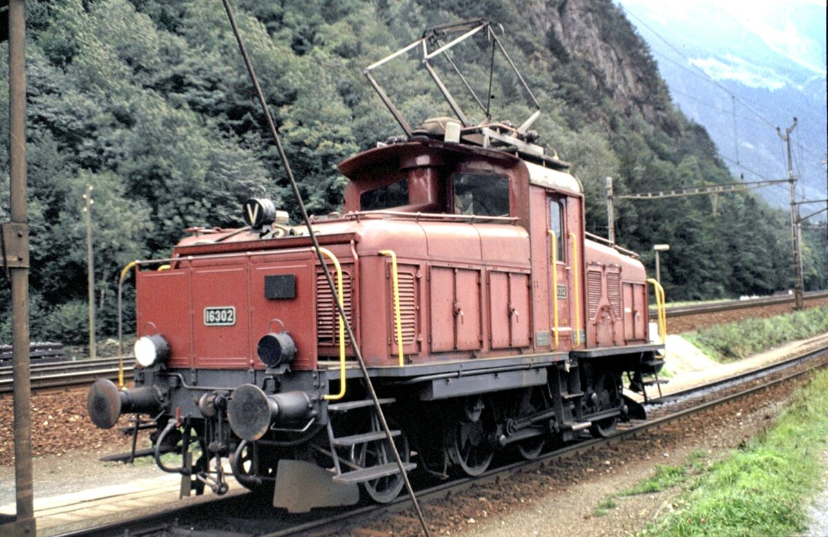 SBB Ee3/4 Nr.16 302 in Erstfeld am 21.09.1981.