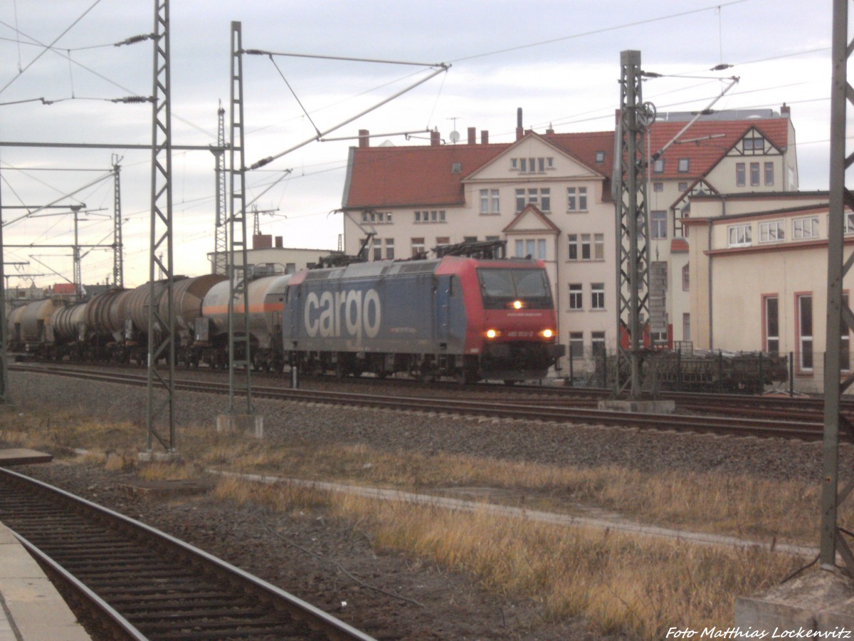 SBB Re 482 mit einem G�terzug beim vorbei fahren am Bahnhof Halle Saale Hbf am 15.2.14