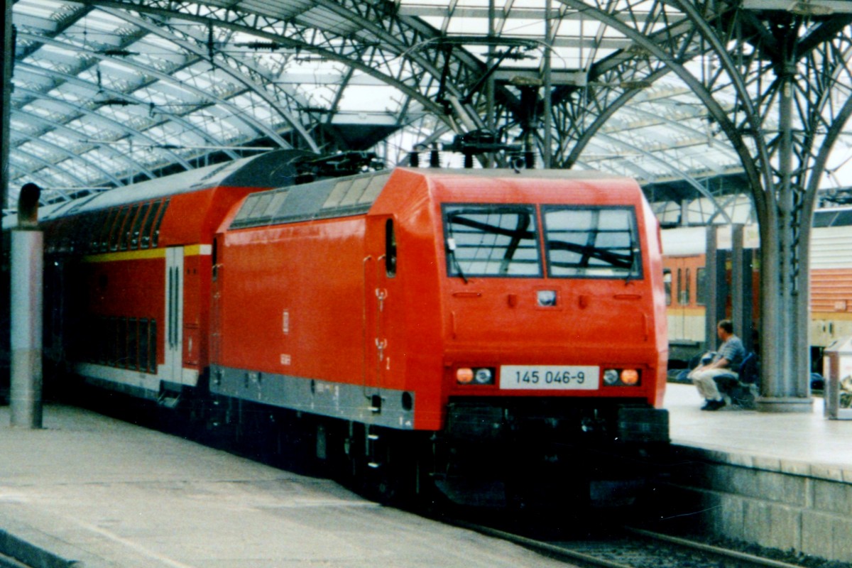 Scanbild von 145 046 in RE-Dienst in K�ln Hbf am 13 Februar 1999.