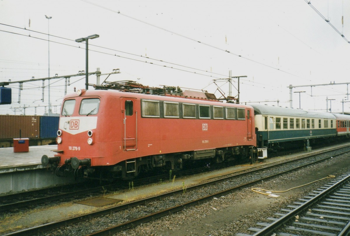 Scanbild von RB nach K�ln mit 110 278 in Venlo am 13 Januar 1999.