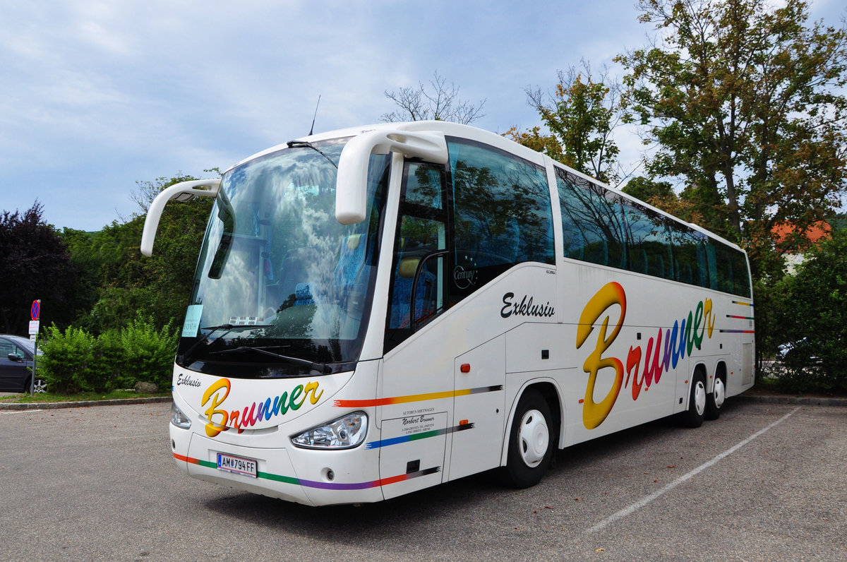 Scania Irizar von Brunner Reisen aus Nieder�sterreich in Krems gesehen.