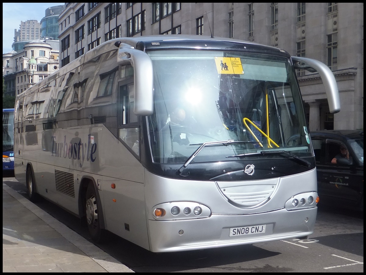 Scania Irizar von Turbostyle aus England in London.