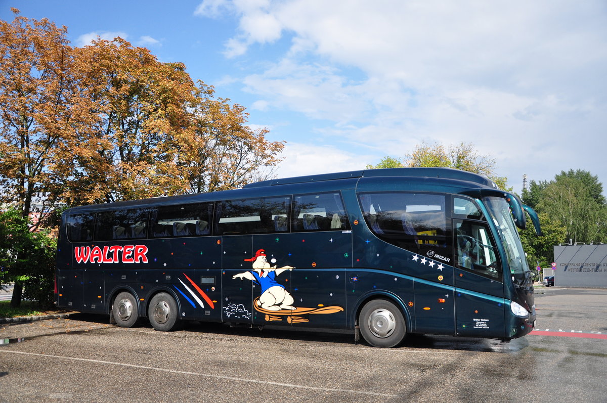 Scania Irizar von WALTER Reisen aus �sterreich in Krems gesehen.