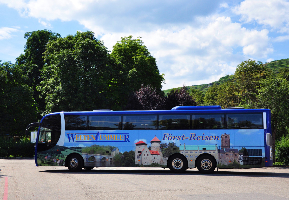 Scania OmniExpress von F�rst Reisen aus der BRD in Krems gesehen.