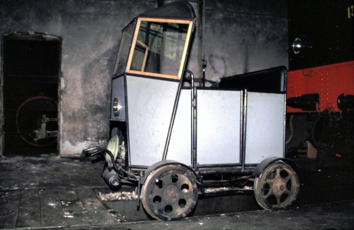 Schienendraisine in Museum der Nora Bergslags Museumsbahn (NBJ) in Nora am 06.08.1994.