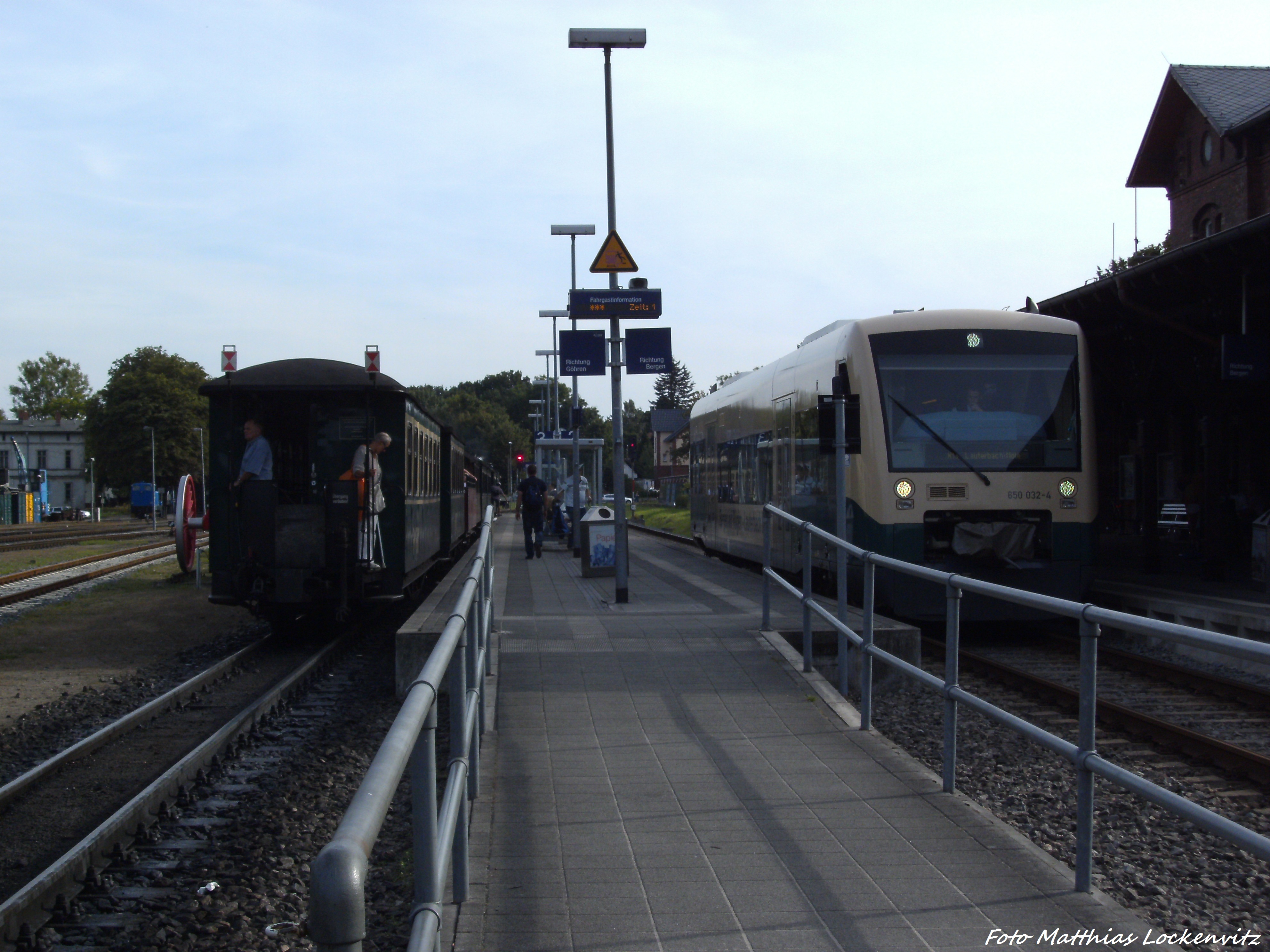 Schlusslicht des R�BB-Zuges & PRESS 650 032-4 im Bahnhof Putbus am 29.8.13