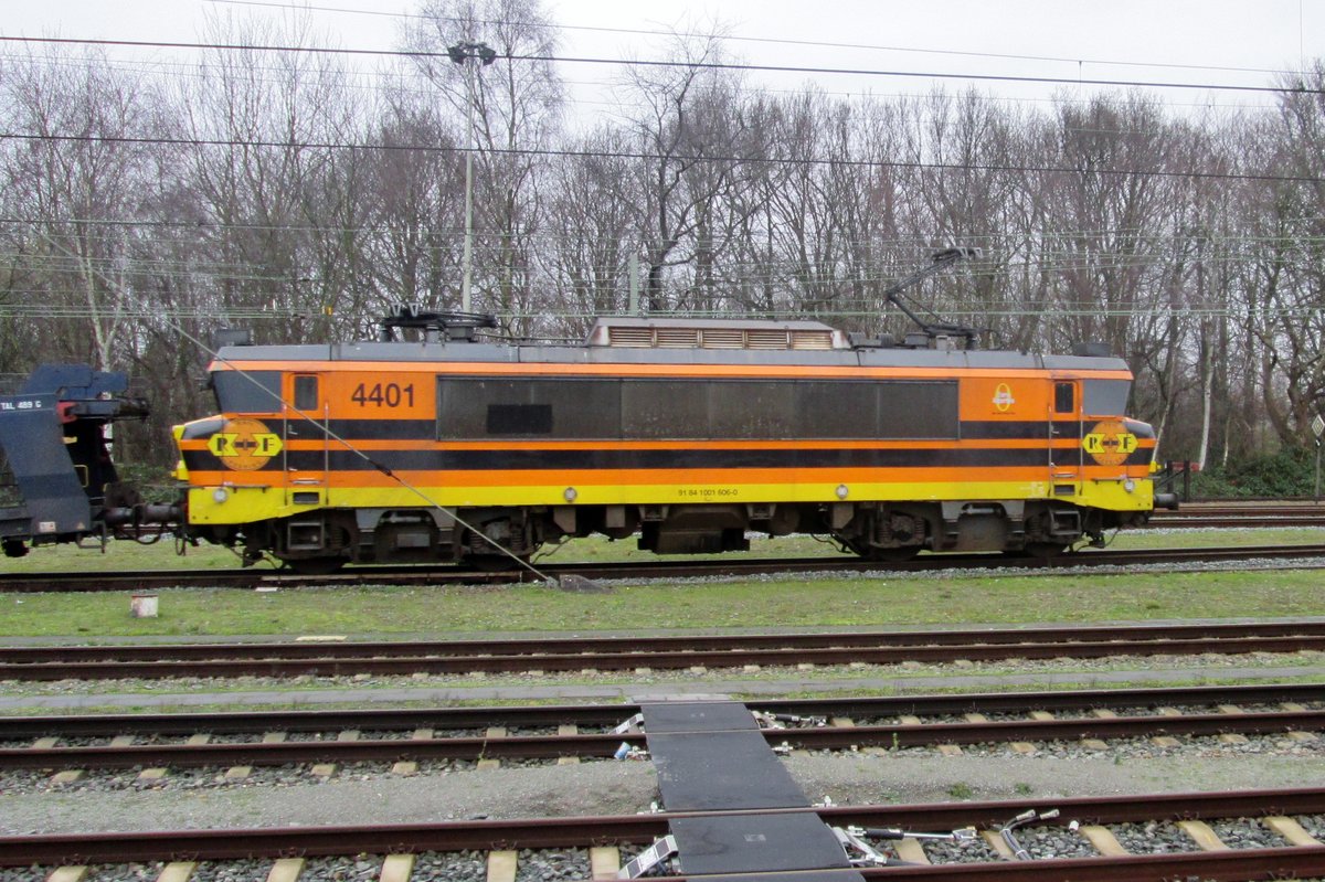 Seitenblick auf RF 4401 in Roosendaal am 9 Januar 2016.