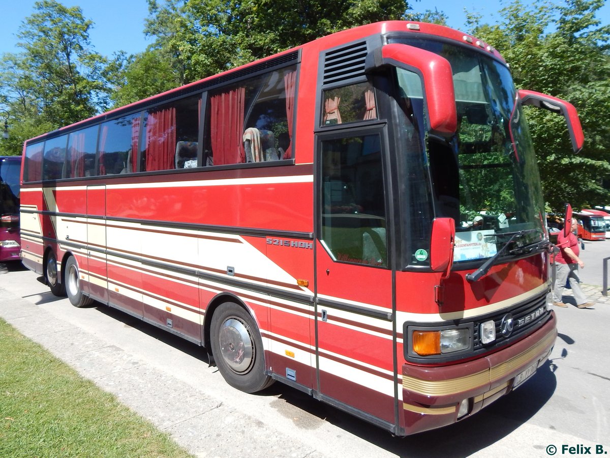 Setra 215 HDH (ex Vogel's Reisen) von OVK Bustrade & Travelservice aus Deutschland in Hohenschwangau.