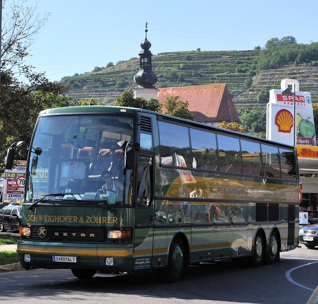 SETRA 215 HDH von SCHWEIGHOFER & Z�HRER aus �sterreich im September 2013 in Krems gesehen.