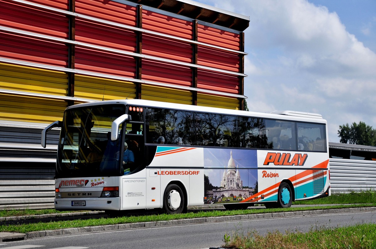 Setra 300er-Serie von Pulay am 24. Mai 2014 in Krems gesehen.
