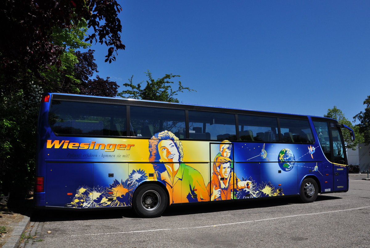 Setra 300er-Serie von Wiesinger Reisen aus �sterreich in Krems gesehen.
