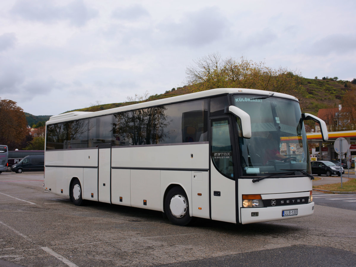 Setra 315 GT-HD von K�l�njarat aus Ungarn in Krems.