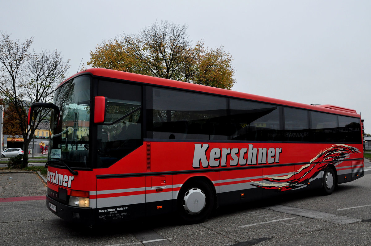 Setra 315 H vom Reiseb�ro Kerschner aus Nieder�sterreich in Krems gesehen.