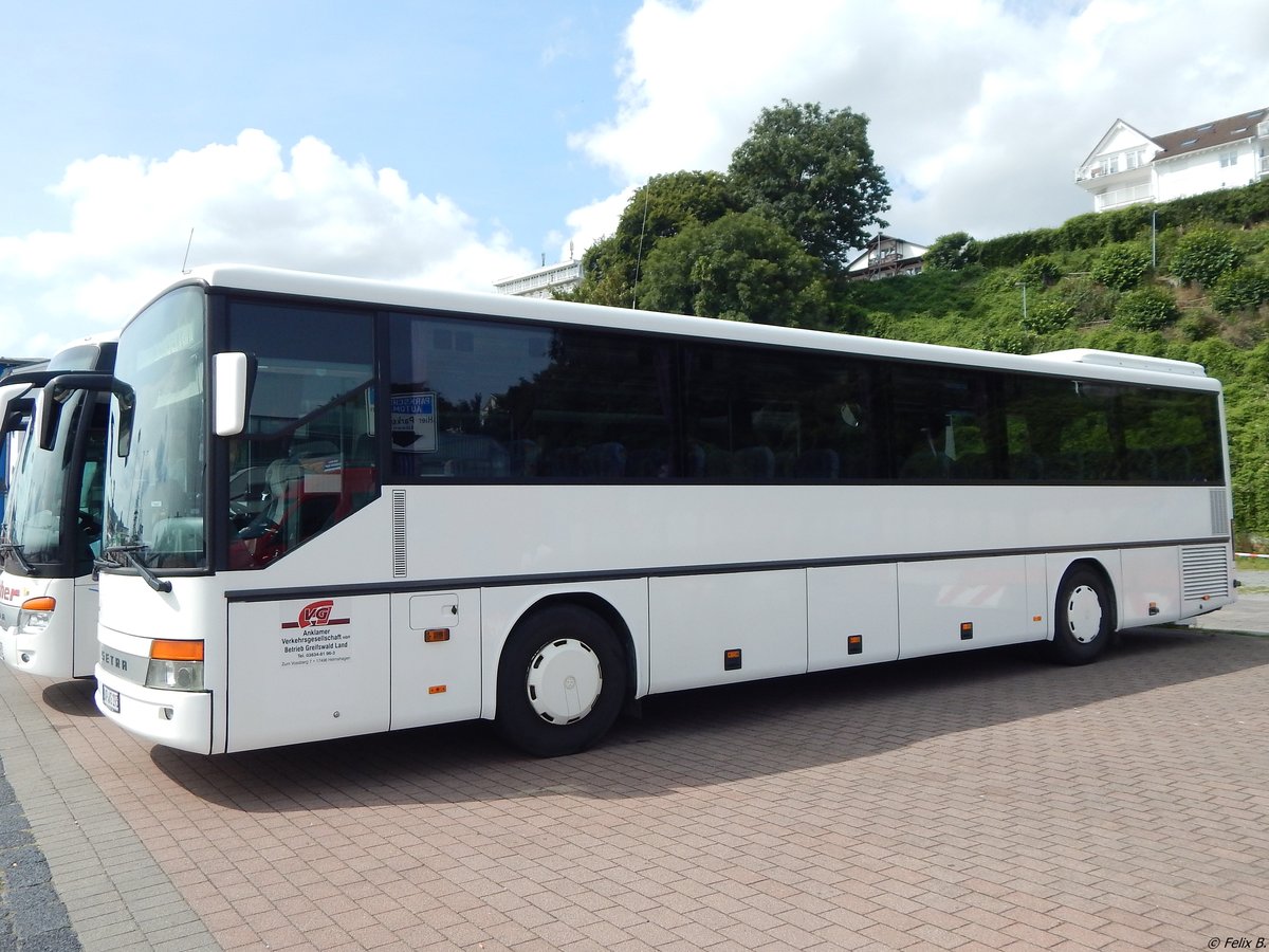 Setra 315 UL der Anklamer Verkehrsgesellschaft im Stadthafen Sassnitz.