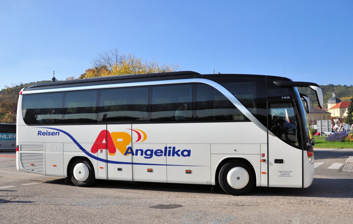 Setra 411 HD von Angelika Reisen / �sterreich im Herbst 2013 in Krems.