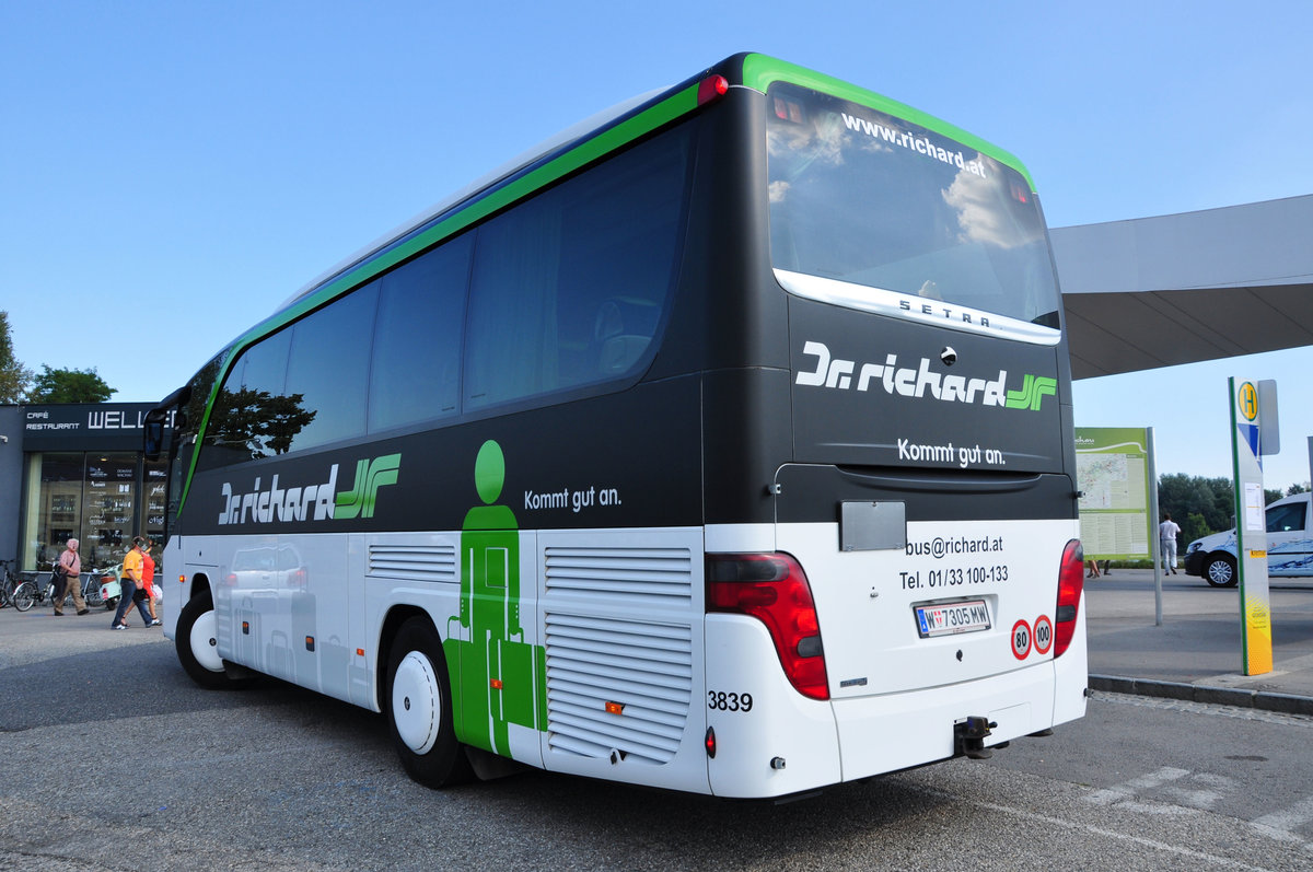 Setra 411 HD von Dr. Richard Reisen aus �sterreich in Krems.