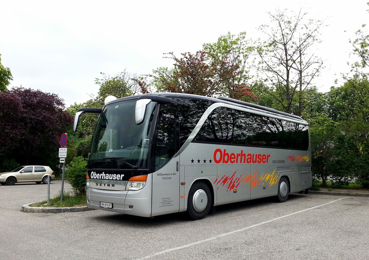Setra 411 HD von Oberhauser/�sterreich im April 2014 in Krems.